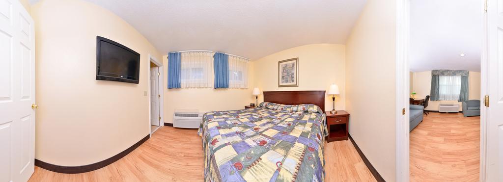 Tower Inn And Suites Of Guilford / Madison Buitenkant foto