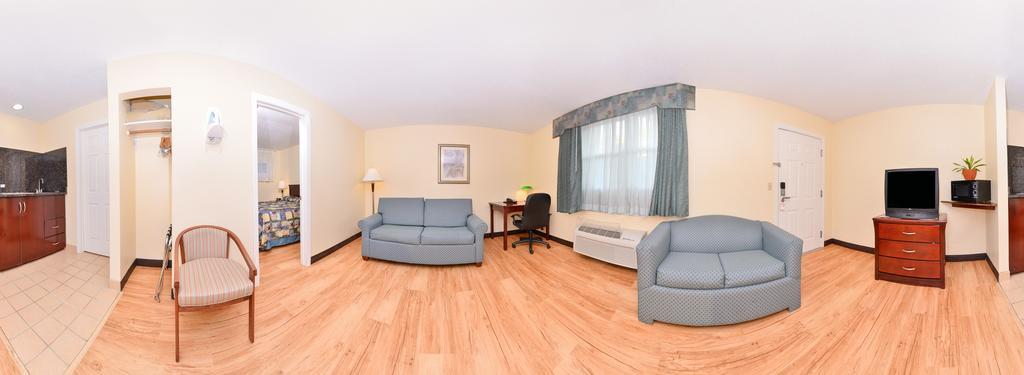 Tower Inn And Suites Of Guilford / Madison Buitenkant foto