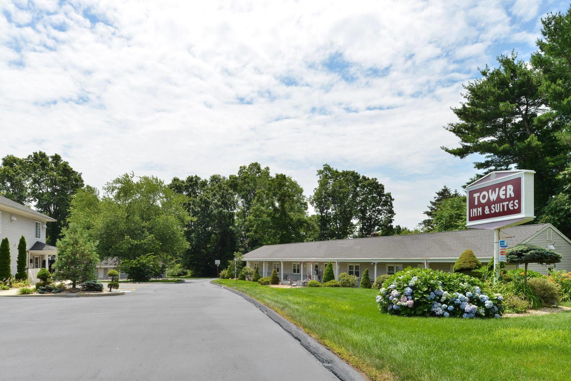 Tower Inn And Suites Of Guilford / Madison Buitenkant foto